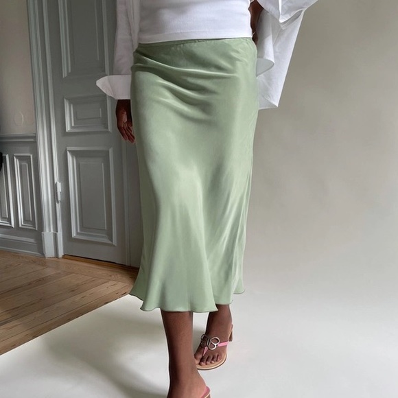 Djerf Avenue Dream Skirt Pistachio Size XS - Picture 2 of 3